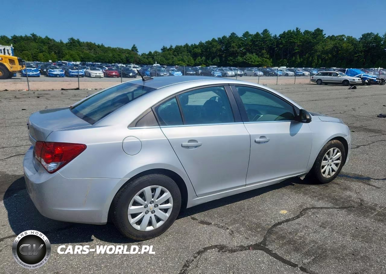 2011 Chevrolet Cruze Ls VIN:1G1PC5SH7B7262171 - 3
