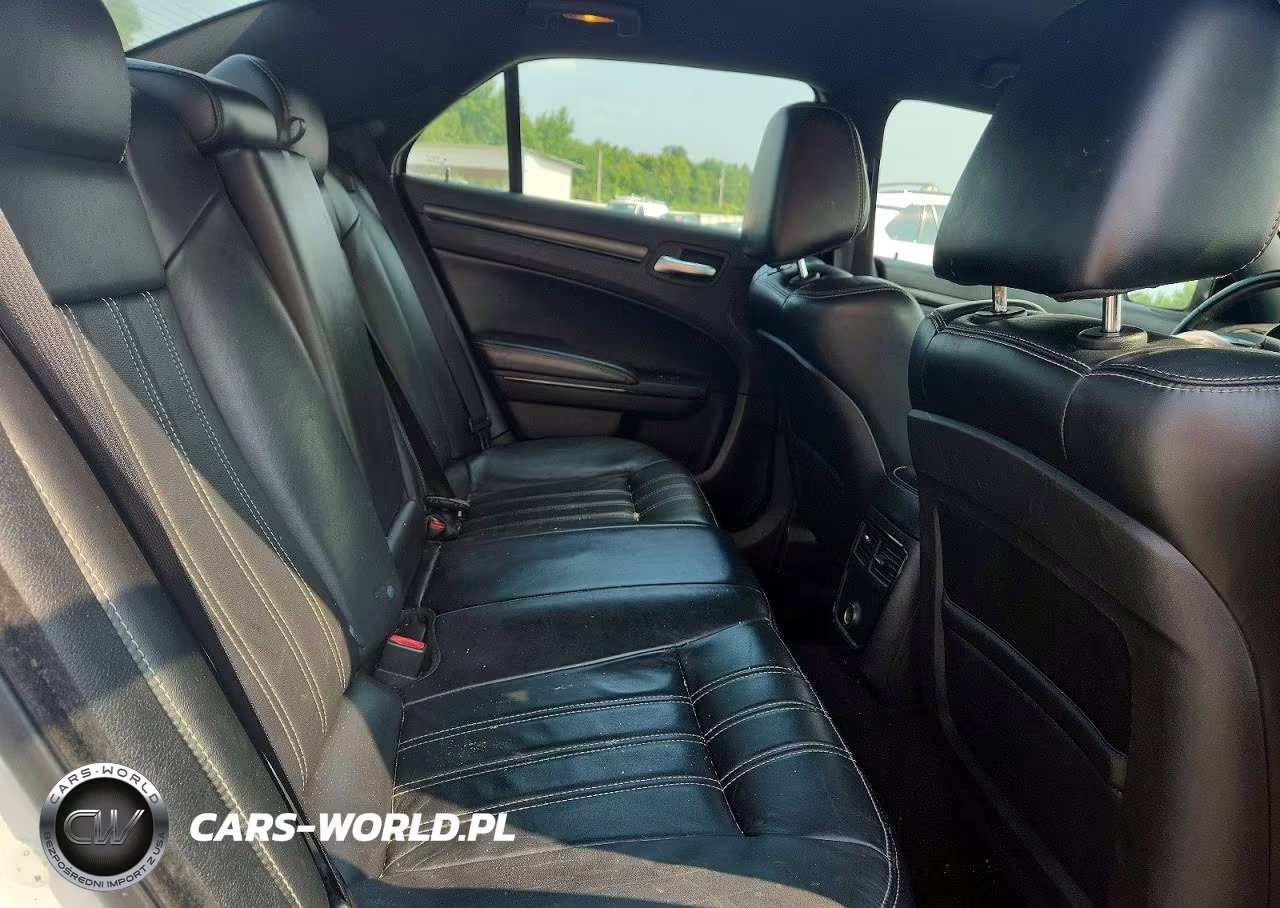 2014 Chrysler 300 S VIN:2C3CCABG8EH176094 - 10