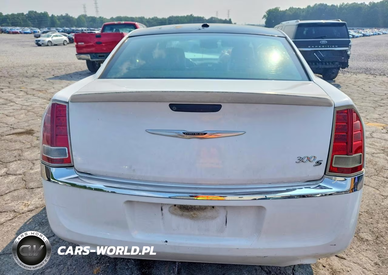 2014 Chrysler 300 S VIN:2C3CCABG8EH176094 - 6