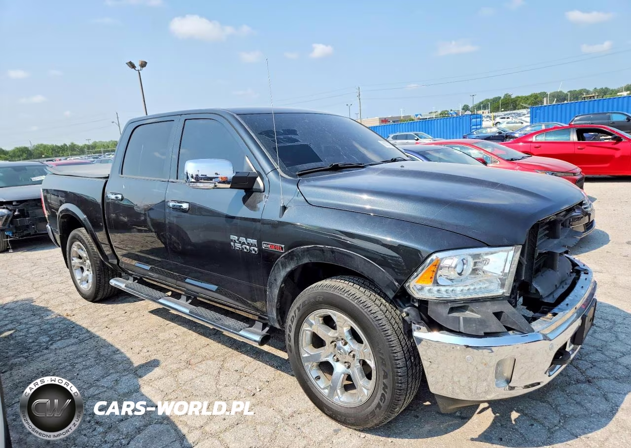 2017 Ram 1500 Laramie VIN:1C6RR7NM5HS517089 - 4