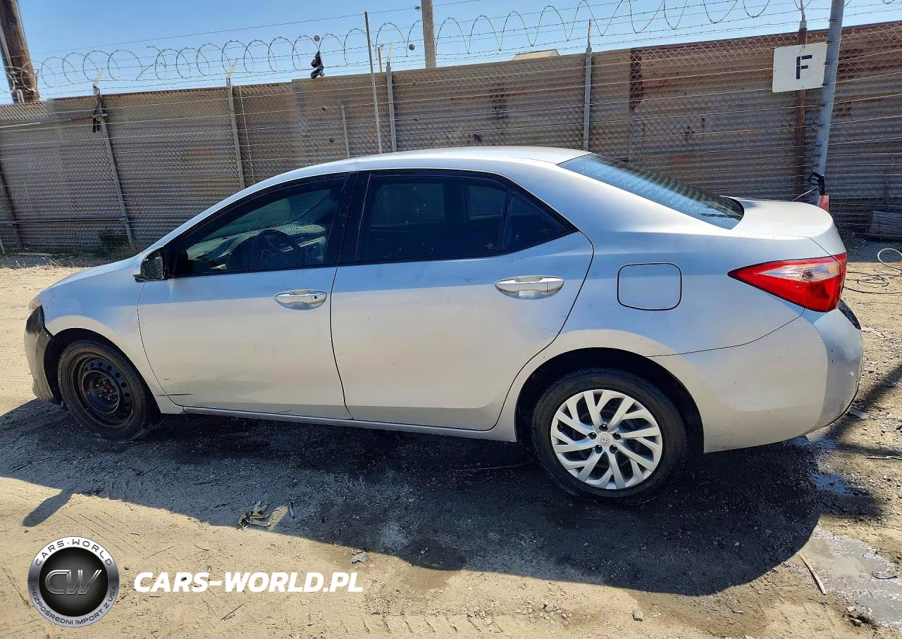 2017 Toyota Corolla Le VIN:5YFBURHE4HP624841 - 2