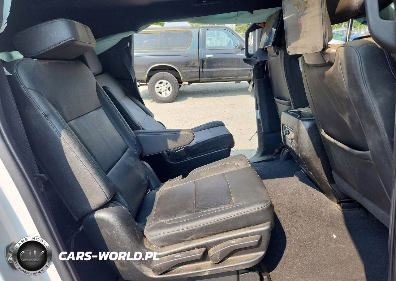 2022 Chevrolet Suburban K1500 Z71 VIN:1GNSKDKD8NR120892 - 11