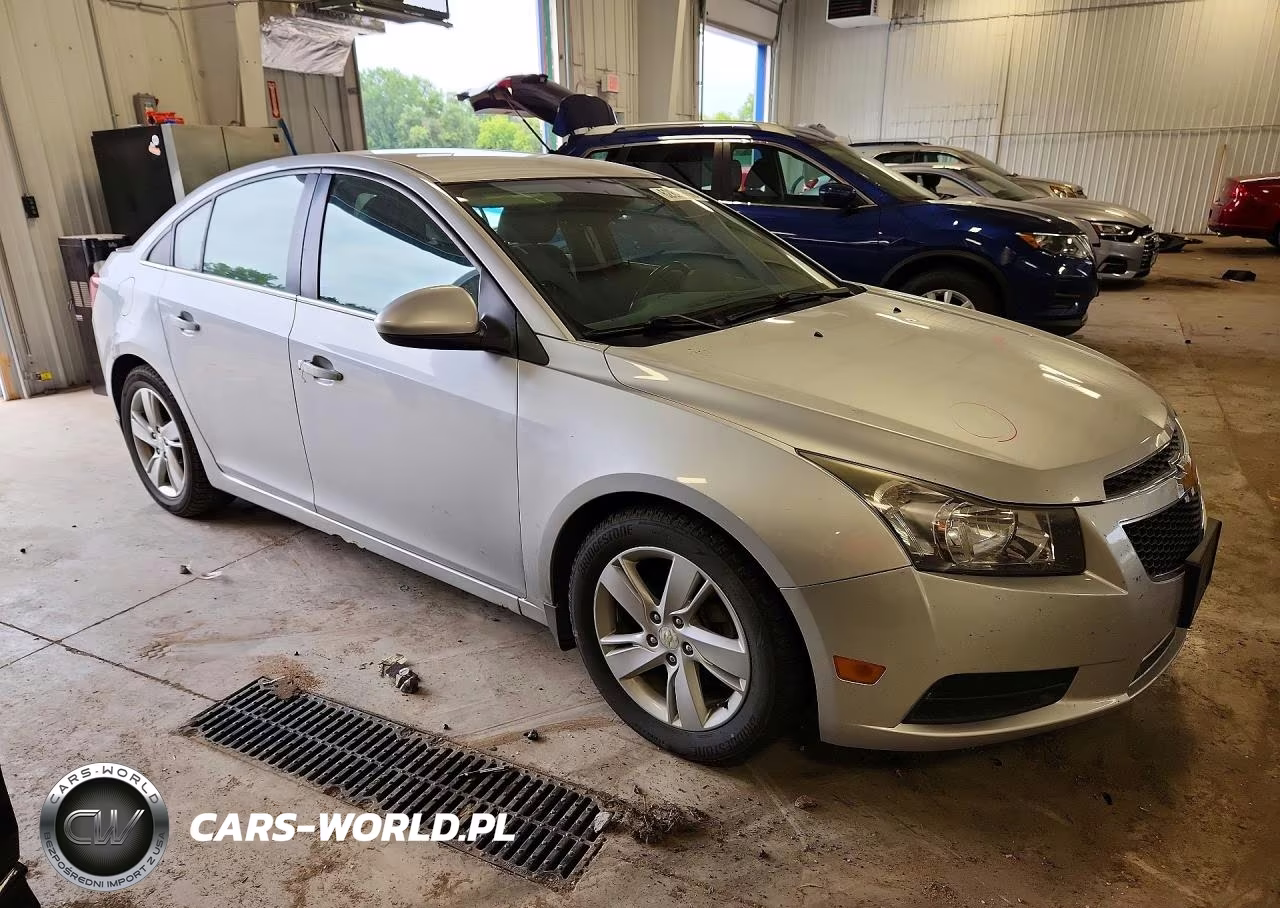 2014 Chevrolet Cruze VIN:1G1P75SZ7E7393196 - 4