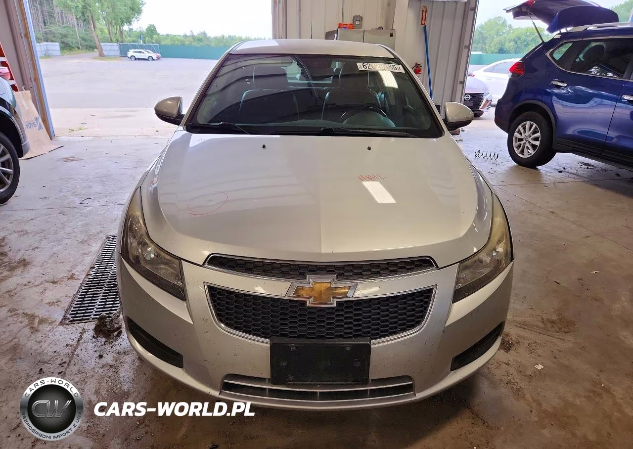 2014 Chevrolet Cruze VIN:1G1P75SZ7E7393196 - 5