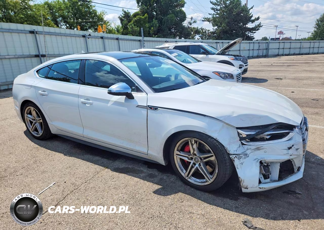 2018 Audi S5 Prestige VIN:WAUC4CF5XJA132505 - 4
