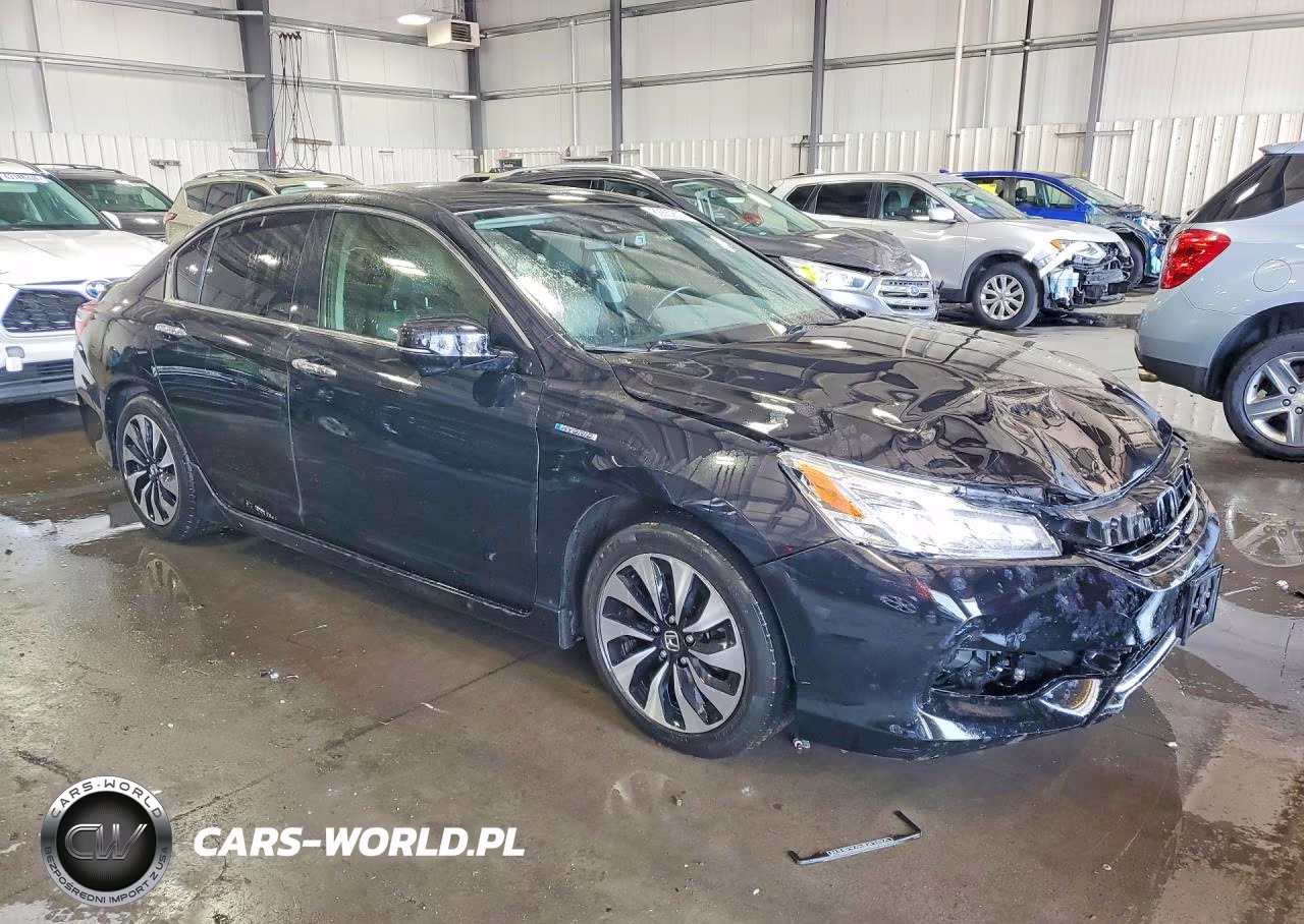 2017 Honda Accord Touring Hybrid VIN:JHMCR6F72HC017370 - 4