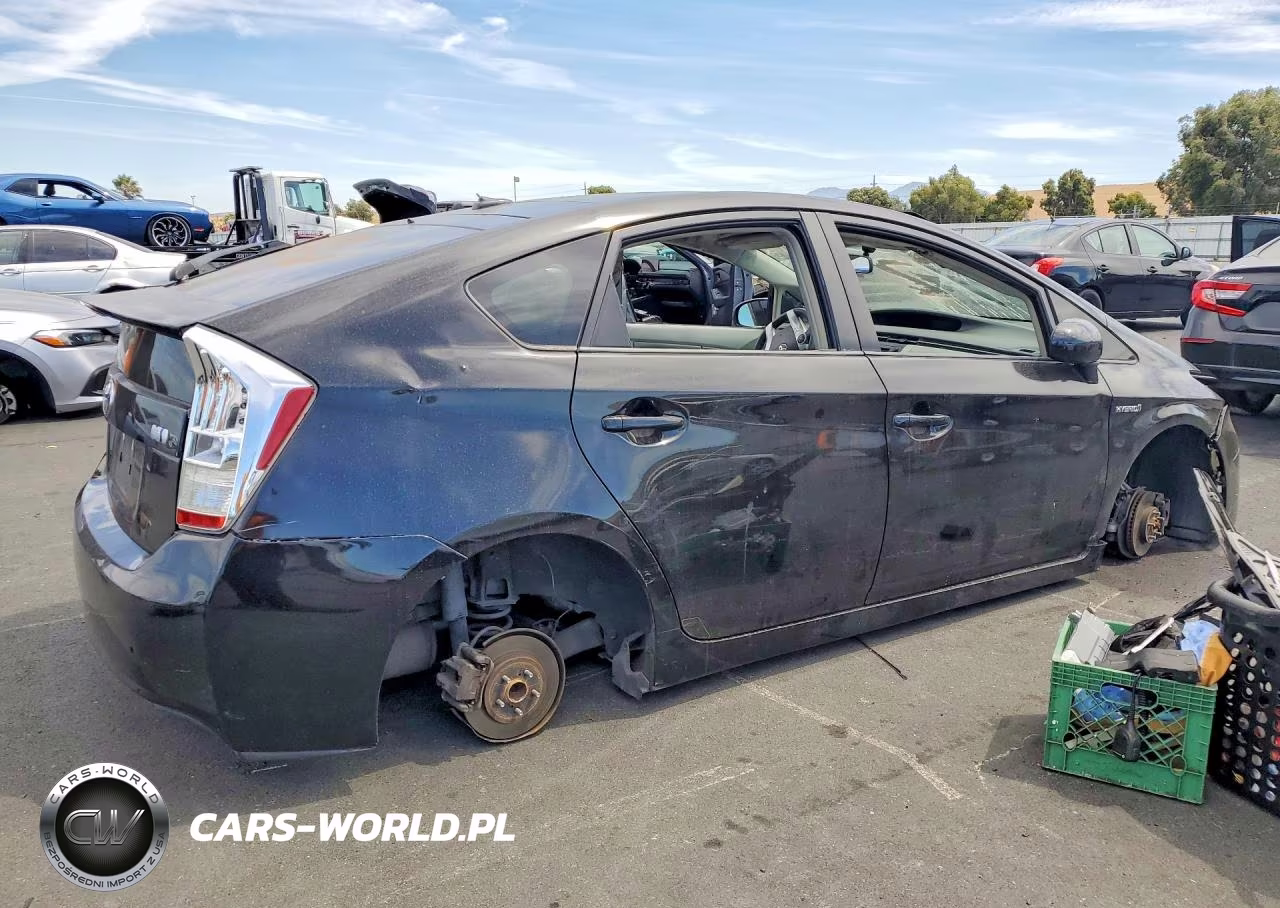 2011 Toyota Prius Three VIN:JTDKN3DU8B0283694 - 3