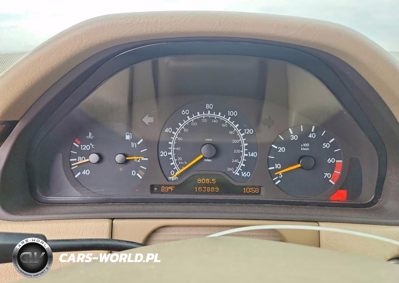1999 Mercedes-Benz E 320 4Matic VIN:WDBJH82F0XX023596 - 9