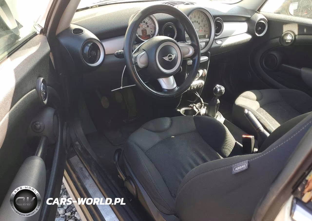 2009 Mini Cooper VIN:WMWMF335X9TU75740 - 8