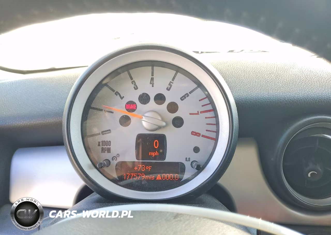 2009 Mini Cooper VIN:WMWMF335X9TU75740 - 9