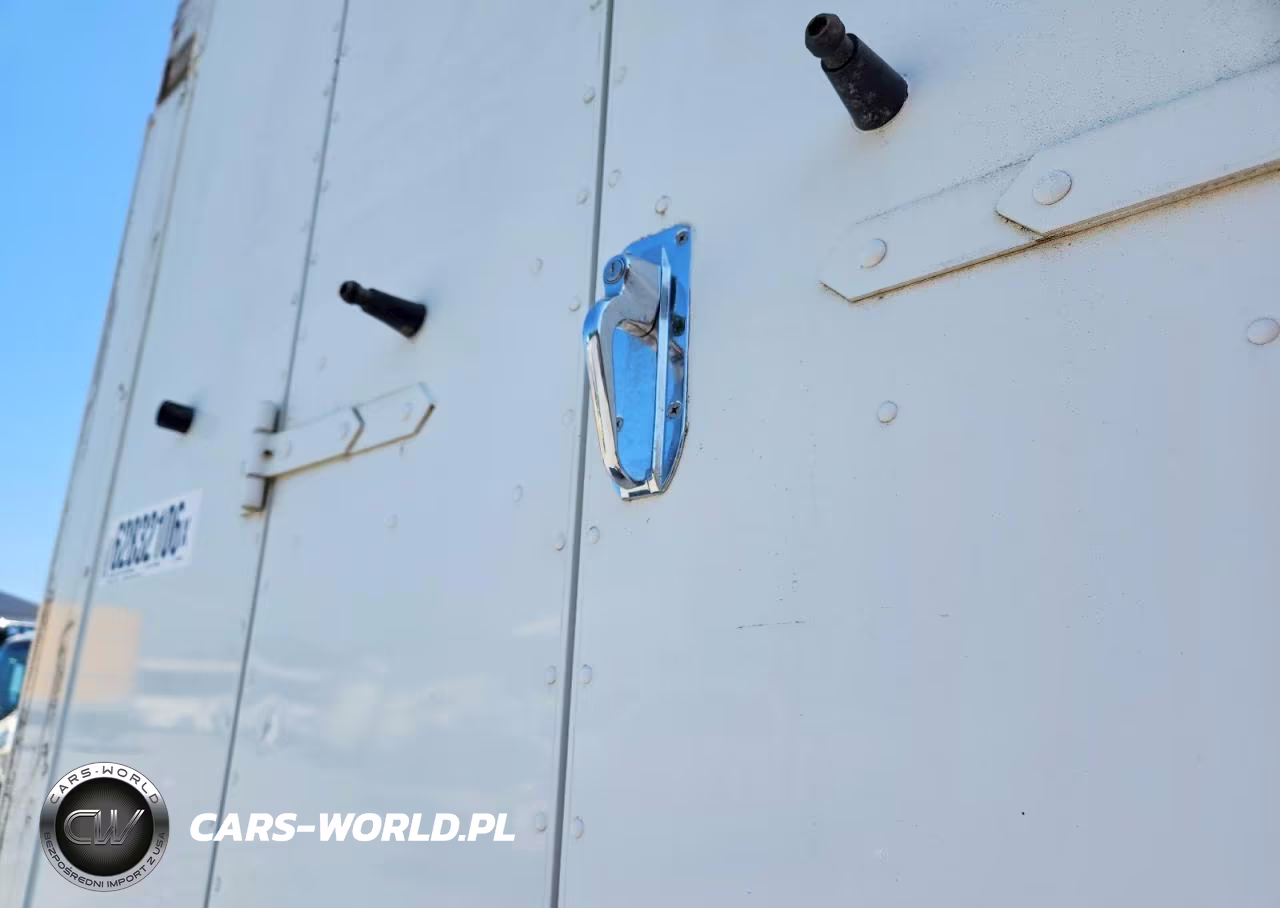 2006 Freightliner Chassis M Line Walk-In Van VIN:4UZAARBV76CW09944 - 10