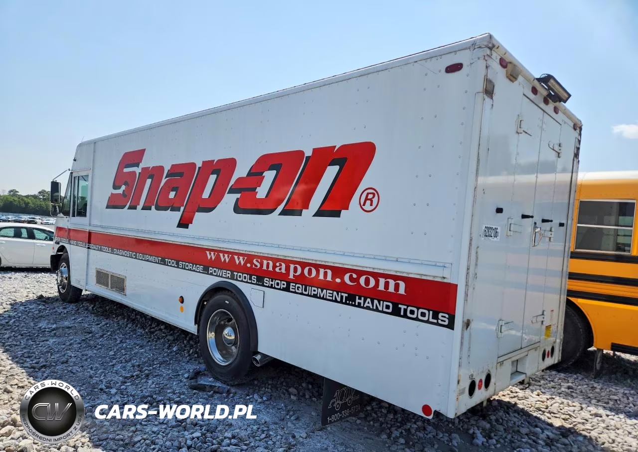 2006 Freightliner Chassis M Line Walk-In Van VIN:4UZAARBV76CW09944 - 2
