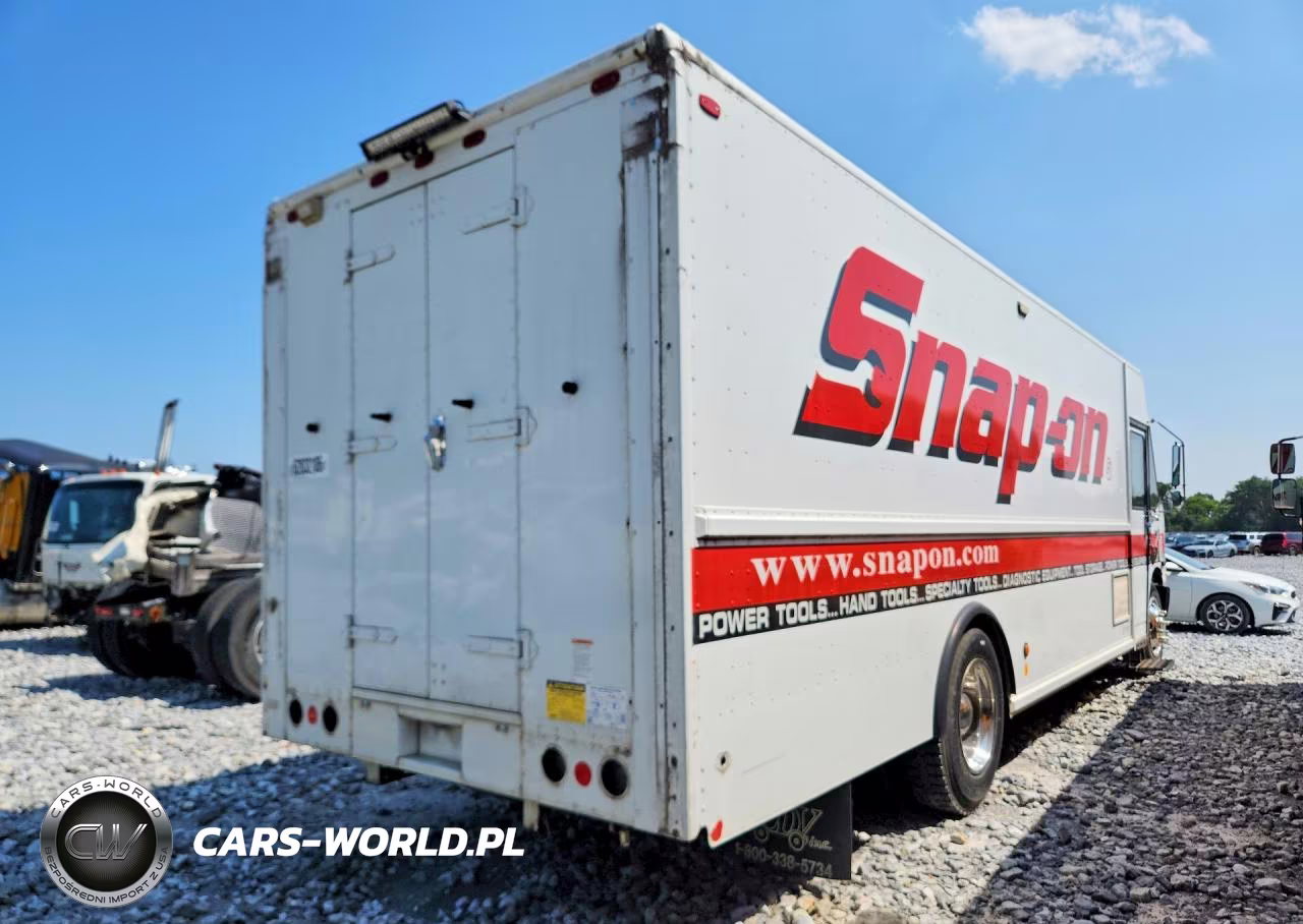 2006 Freightliner Chassis M Line Walk-In Van VIN:4UZAARBV76CW09944 - 3