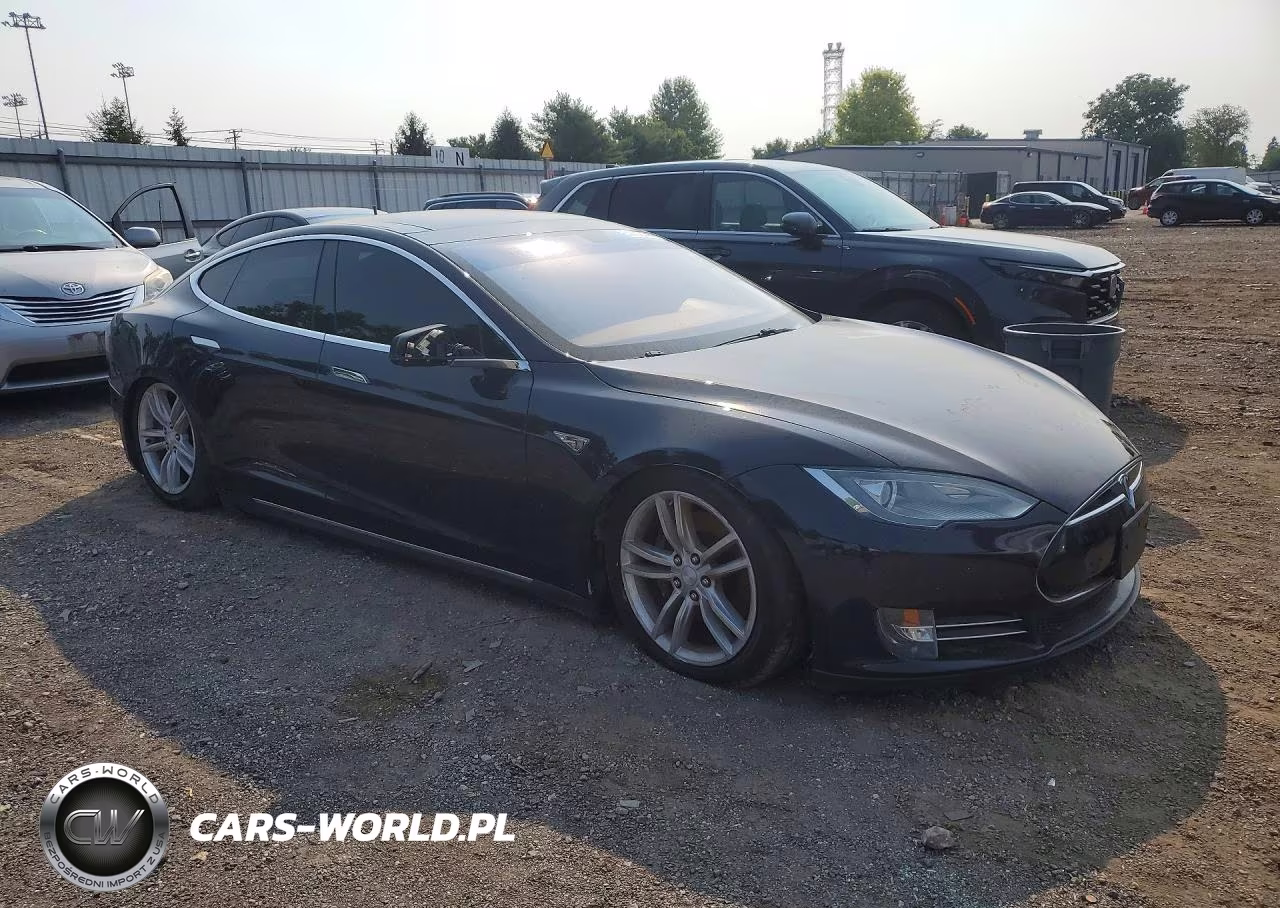 2013 Tesla Model S VIN:5YJSA1CN9DFP05163 - 4