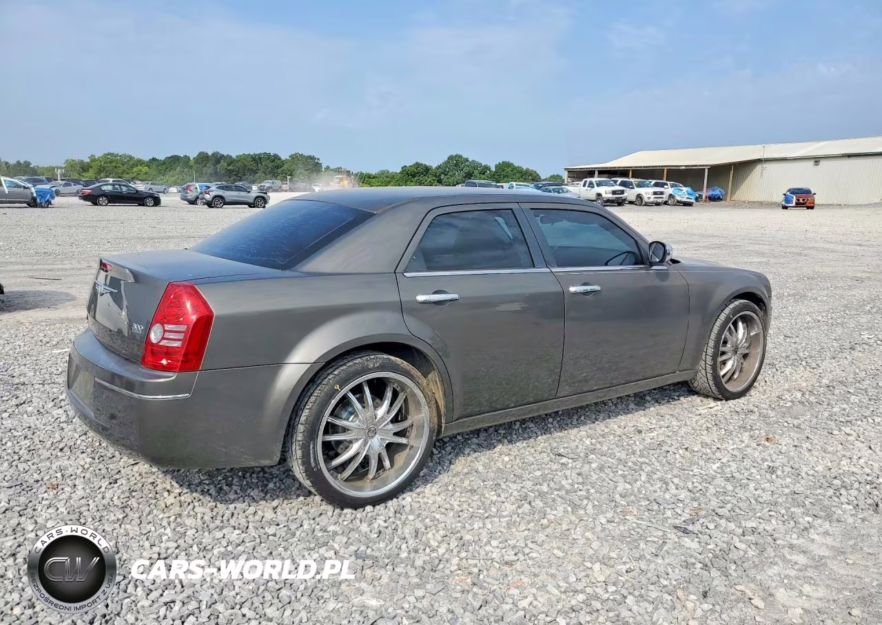 2010 Chrysler 300 Touring VIN:2C3CA4CD3AH105116 - 3