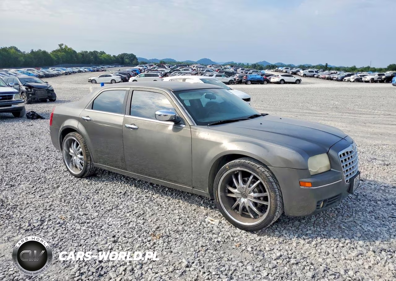 2010 Chrysler 300 Touring VIN:2C3CA4CD3AH105116 - 4