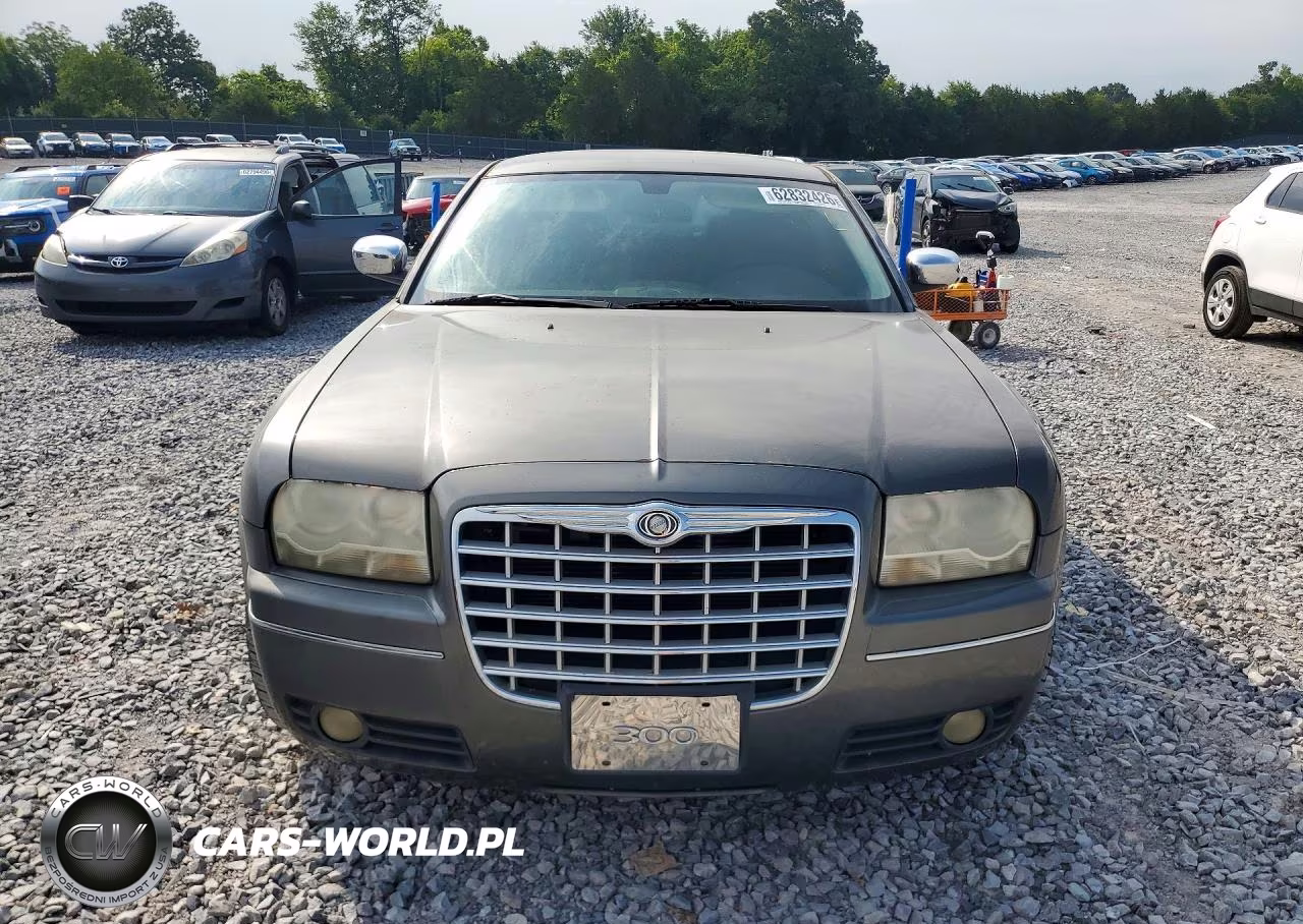 2010 Chrysler 300 Touring VIN:2C3CA4CD3AH105116 - 5