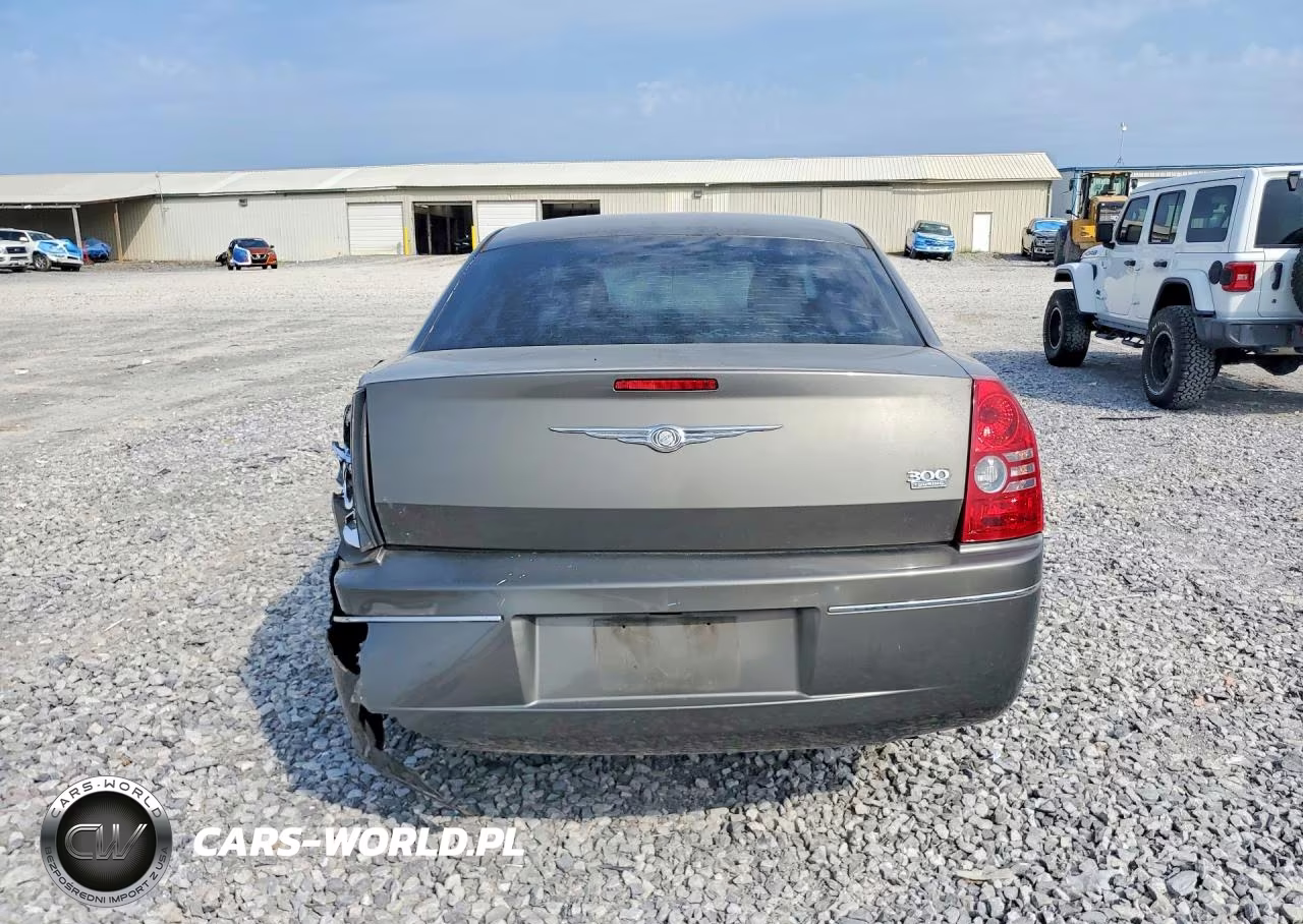 2010 Chrysler 300 Touring VIN:2C3CA4CD3AH105116 - 6