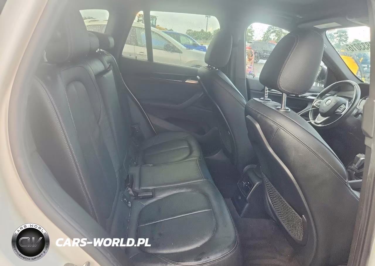2018 BMW X1 xDrive28I VIN:WBXHT3C30J5L30326 - 11