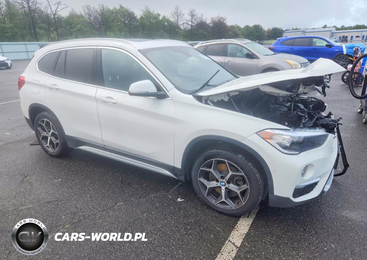 2018 BMW X1 xDrive28I VIN:WBXHT3C30J5L30326 - 4
