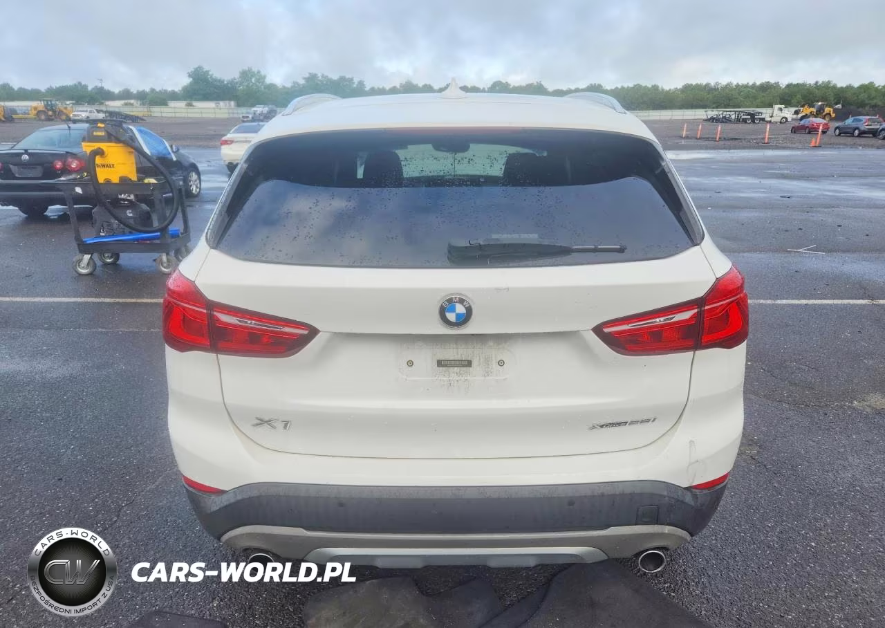 2018 BMW X1 xDrive28I VIN:WBXHT3C30J5L30326 - 6