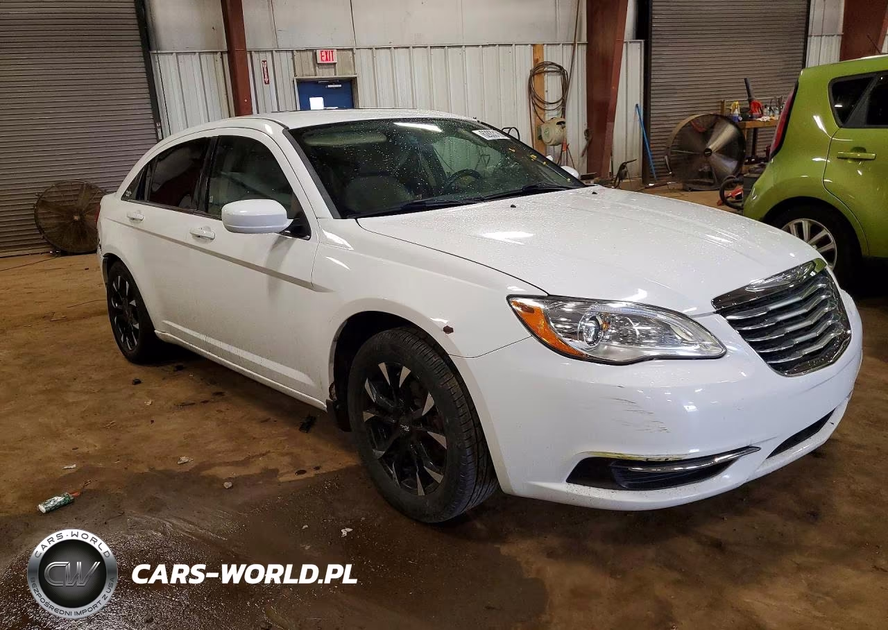 2011 Chrysler 200 Touring VIN:1C3BC1FB2BN549627 - 4