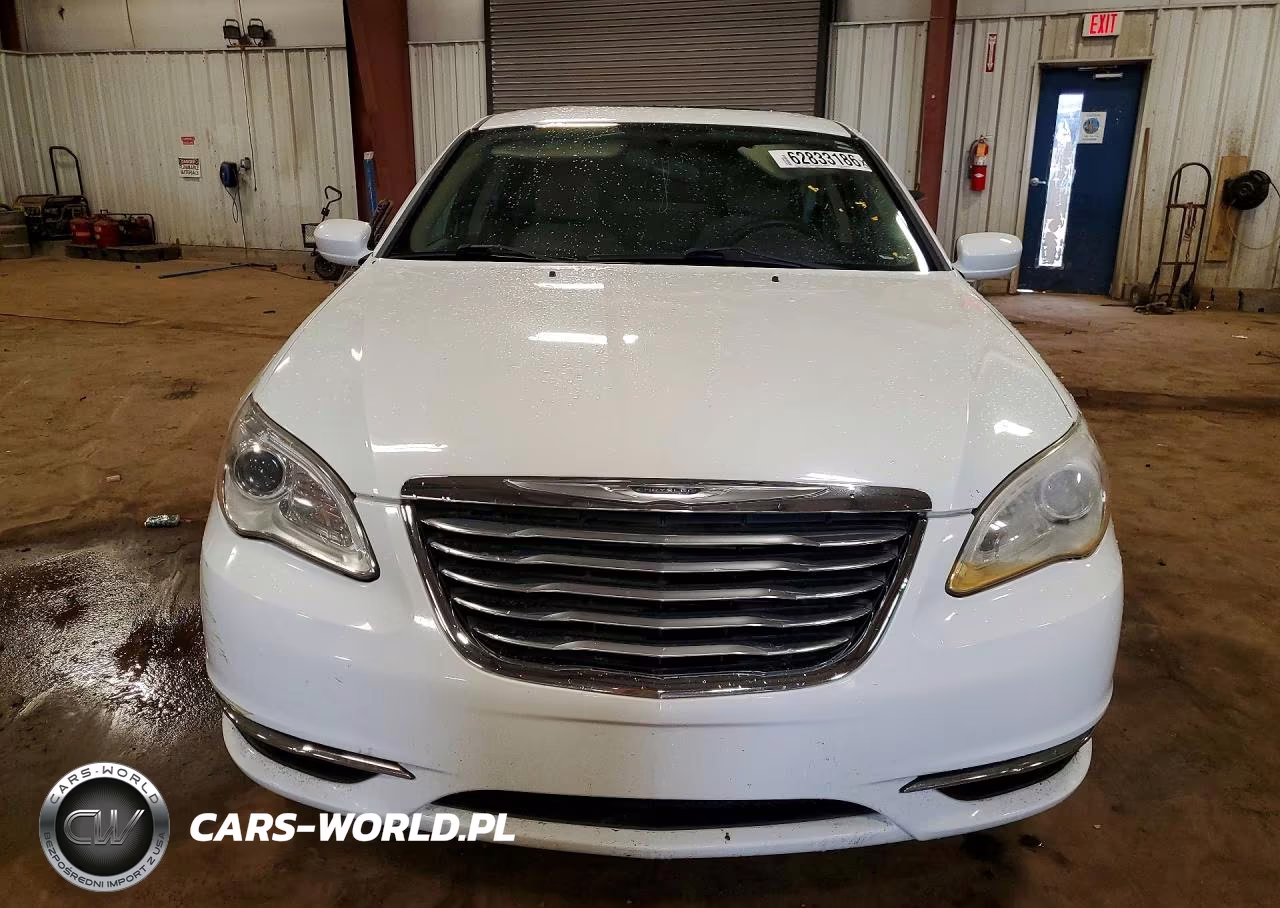 2011 Chrysler 200 Touring VIN:1C3BC1FB2BN549627 - 5