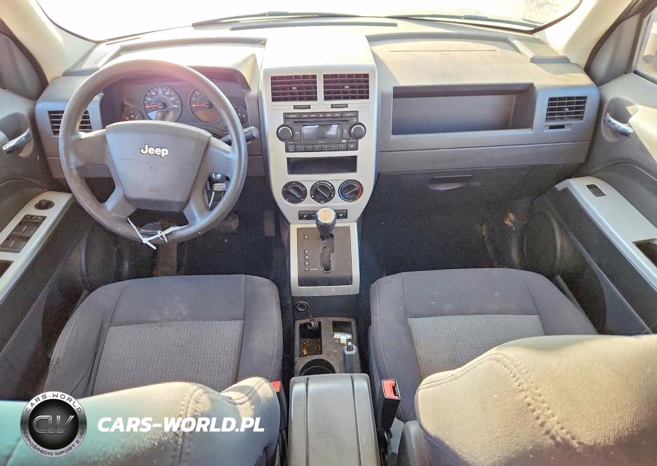 2008 Jeep Patriot Sport VIN:1J8FF28WX8D752668 - 8