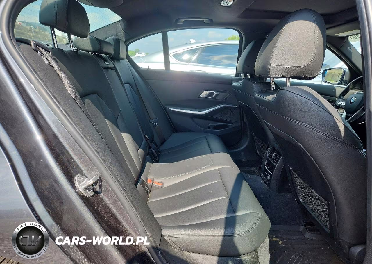2019 BMW 330Xi VIN:WBA5R7C51KFH20399 - 10