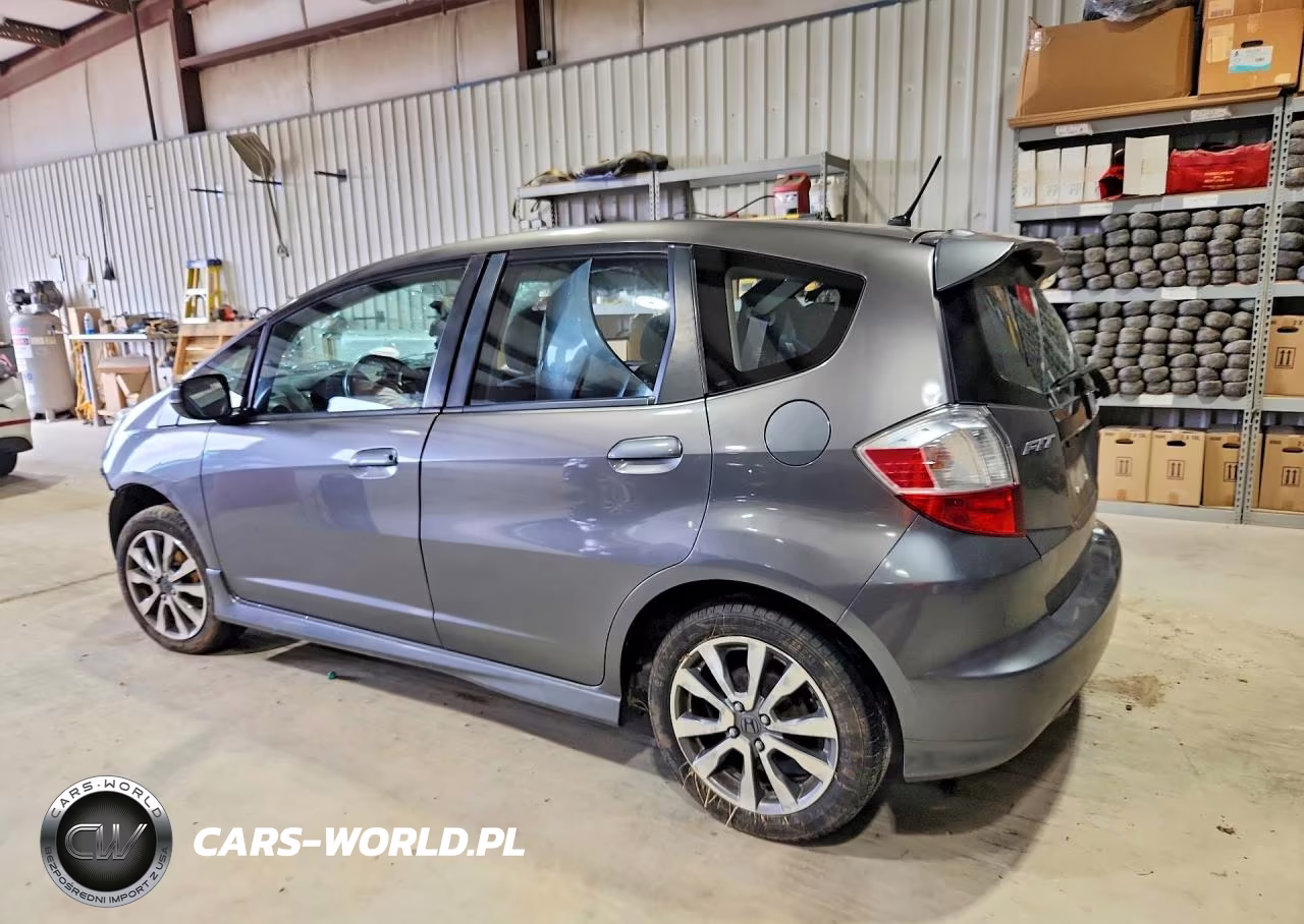 2013 Honda Fit Sport VIN:JHMGE8H52DC035169 - 2