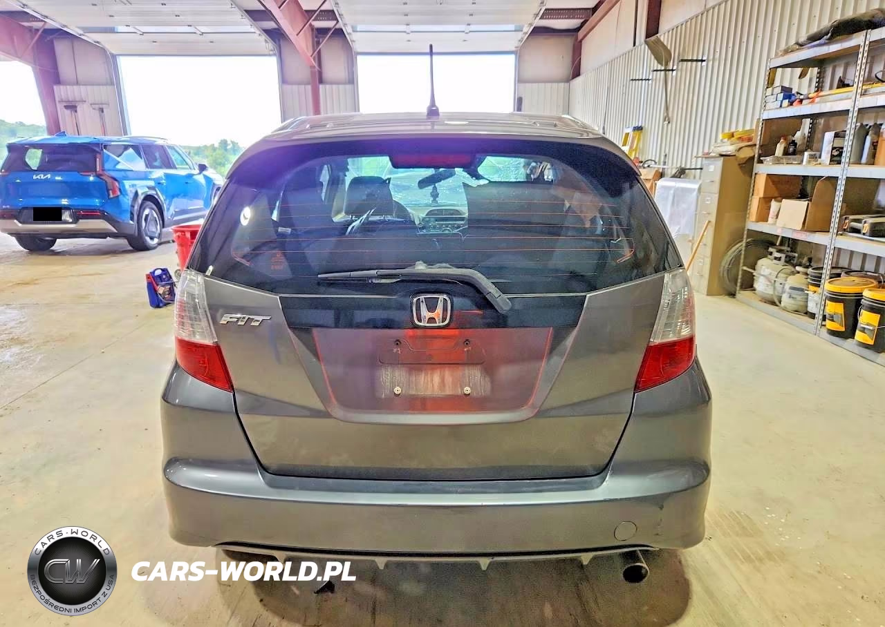 2013 Honda Fit Sport VIN:JHMGE8H52DC035169 - 6