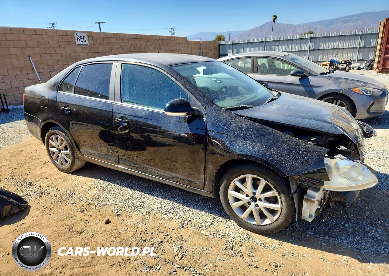 2010 Volkswagen Jetta Limited VIN:3VWAX7AJ0AM113118 - 4