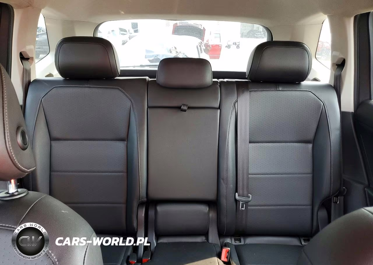 2018 Volkswagen Tiguan Se VIN:3VV2B7AX8JM216525 - 10