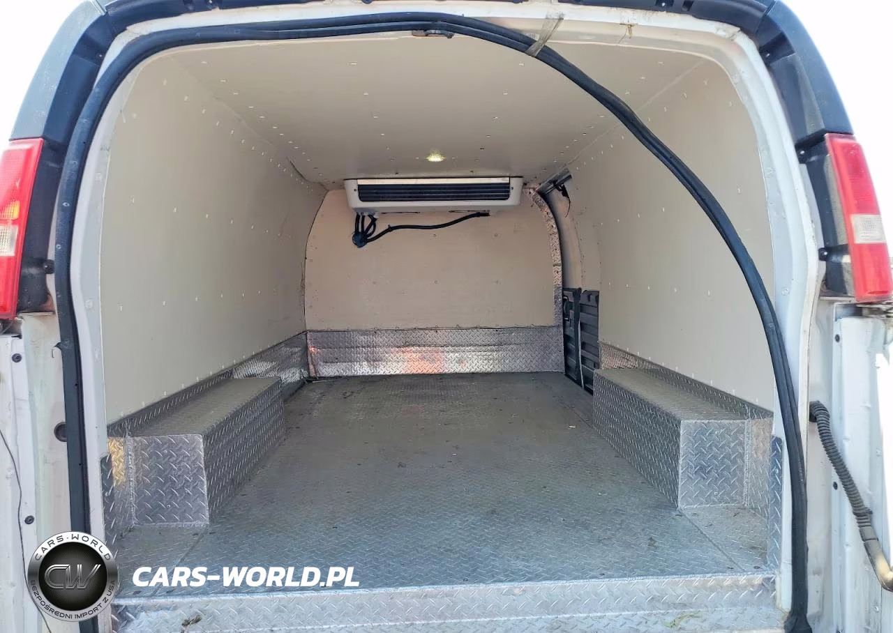 2017 GMC Savana G3500 Refrigerated Delivery Van VIN:1GTZ7HFF6H1338179 - 10