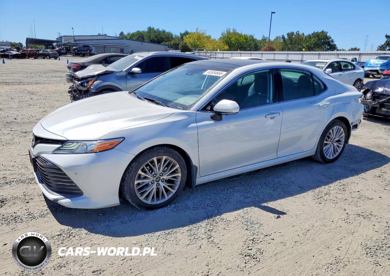2020 Toyota Camry Xle – zdjęcie 1 z 13