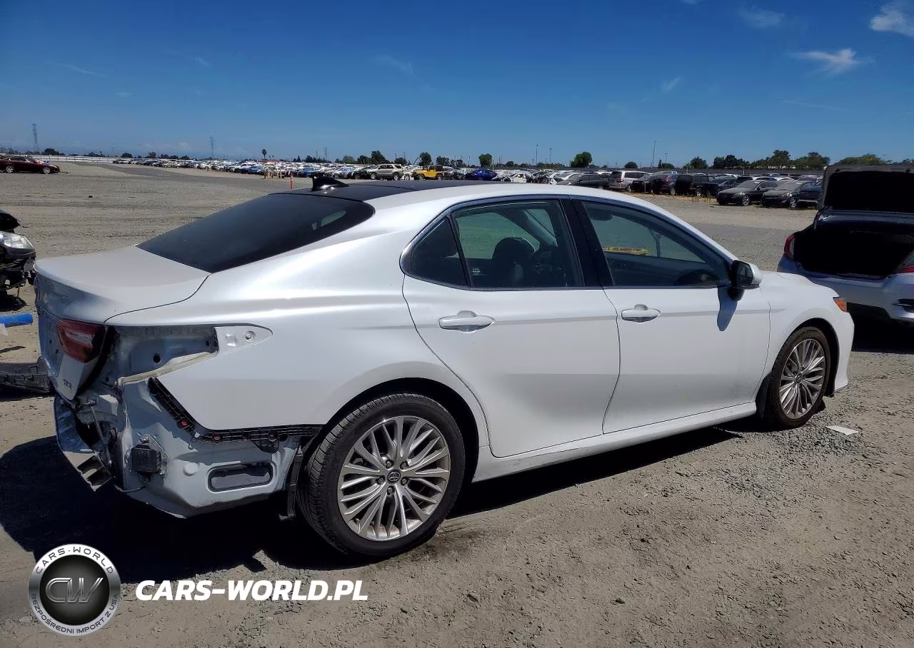 2020 Toyota Camry Xle VIN:4T1FZ1AK3LU036117 - 3