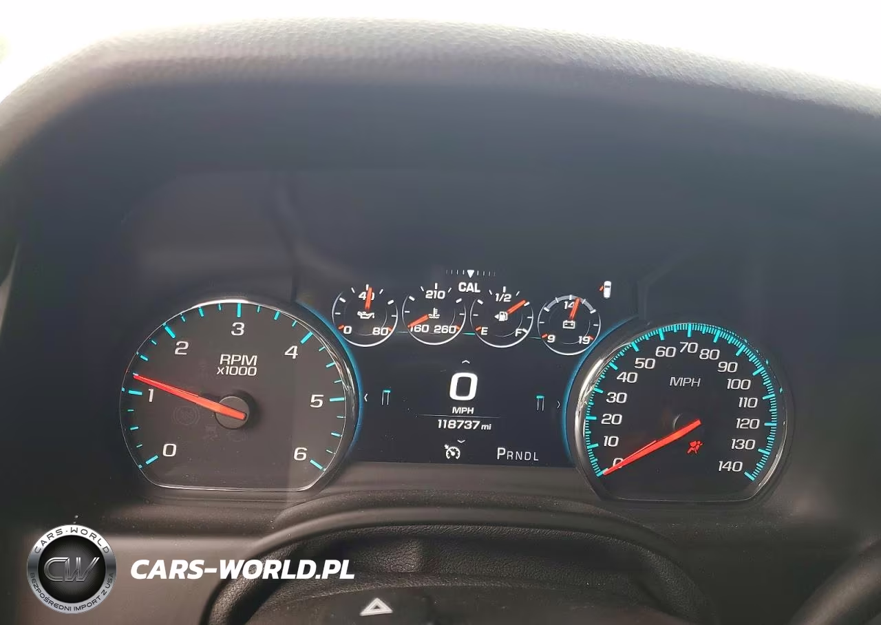 2018 Chevrolet Tahoe C1500 Premier VIN:1GNSCCKC9JR109554 - 9