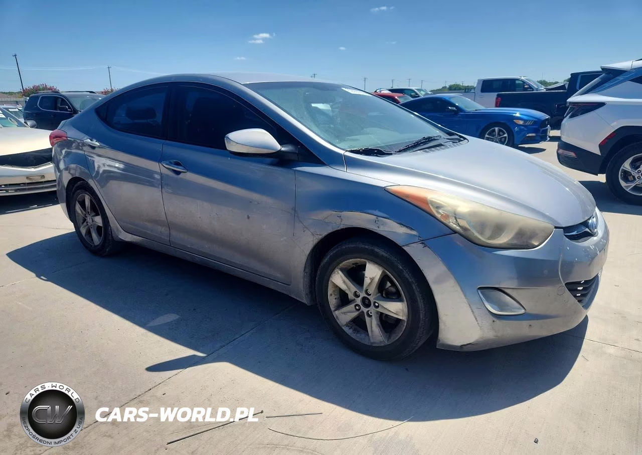 2013 Hyundai Elantra Gls VIN:KMHDH4AE1DU742249 - 4