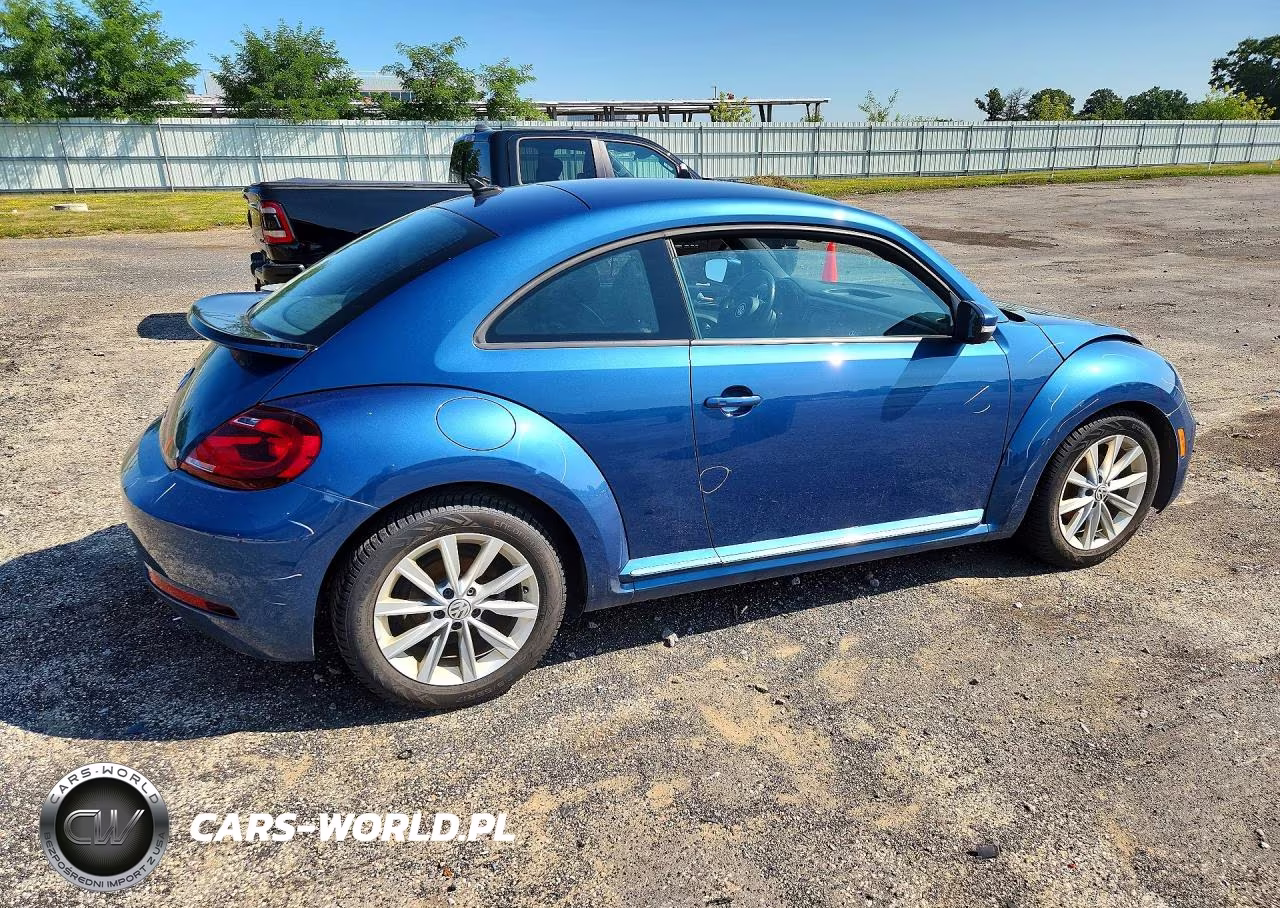 2018 Volkswagen Beetle S VIN:3VWFD7AT1JM727739 - 3