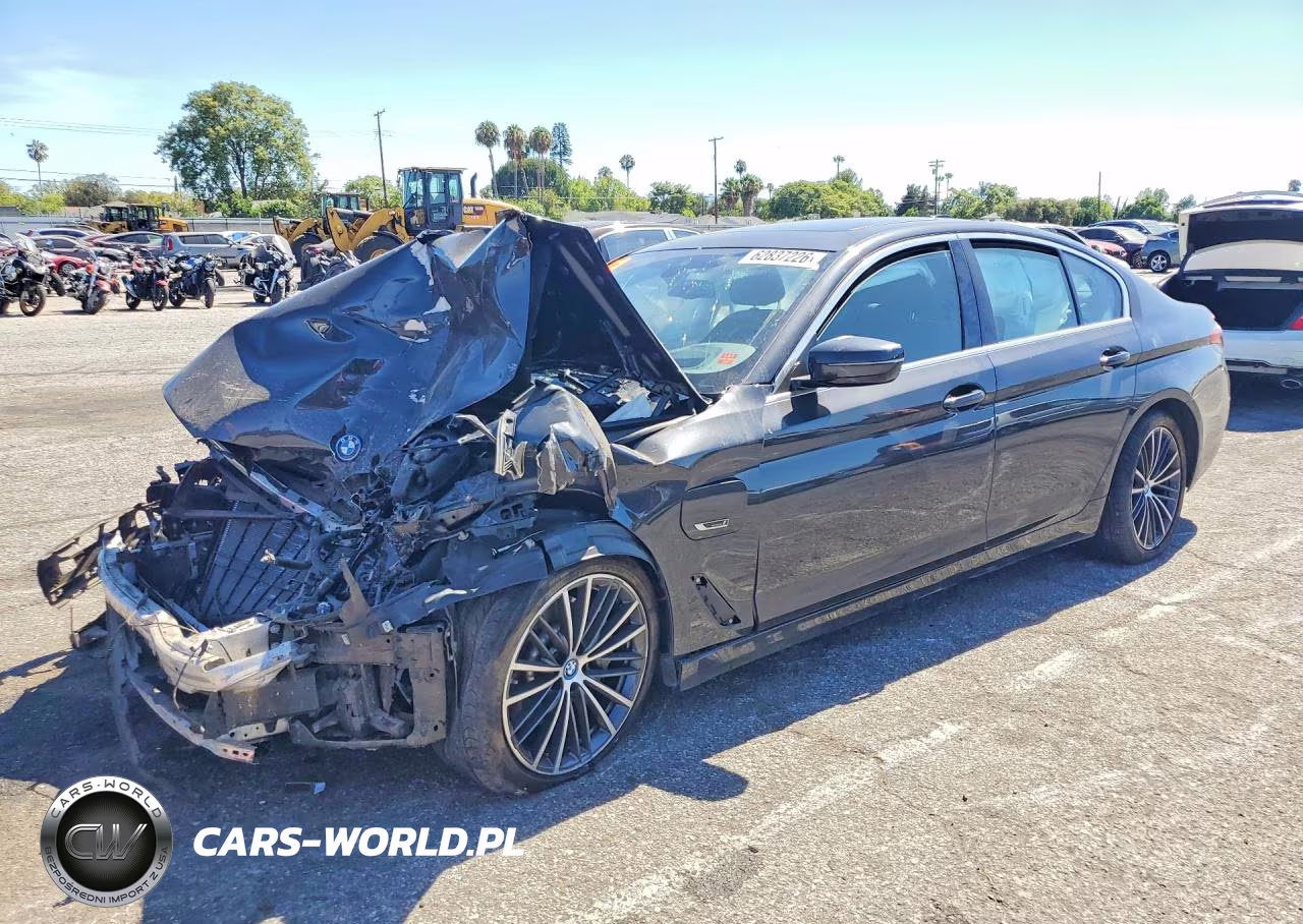 2022 BMW 530E