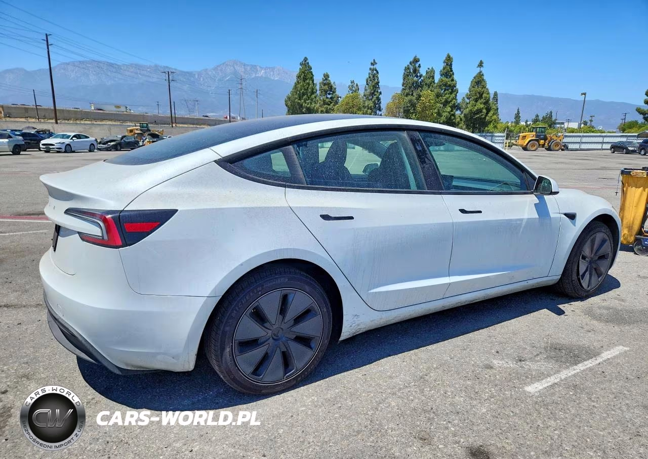 2025 Tesla Model 3 VIN:5YJ3E1EA7SF058732 - 3