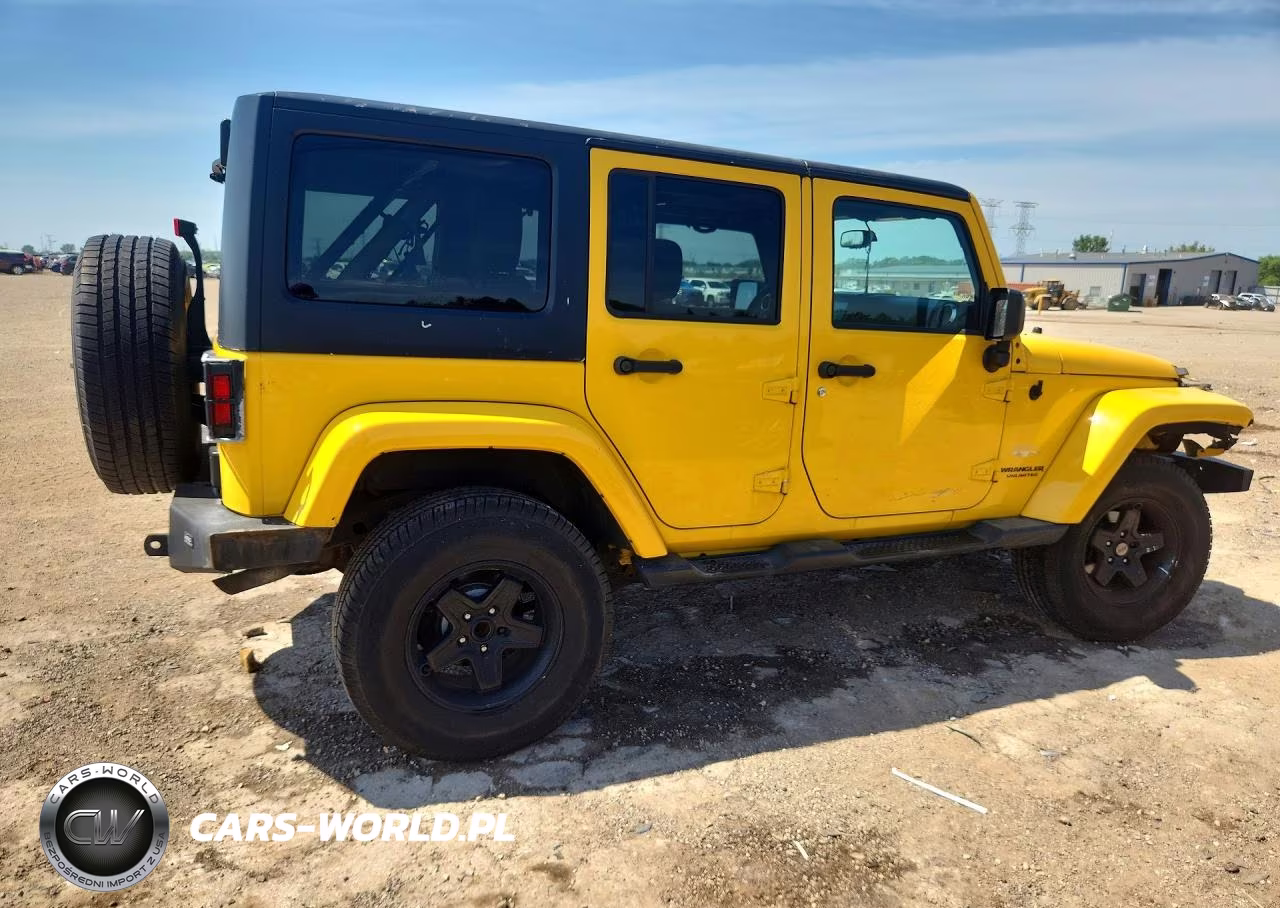 2015 Jeep Wrangler Unlimited Sahara VIN:1C4HJWEG7FL547413 - 3