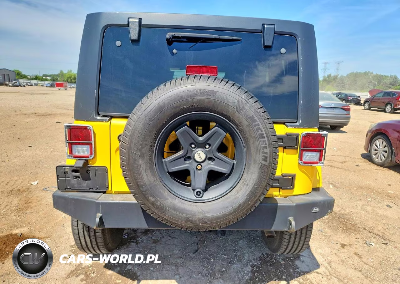 2015 Jeep Wrangler Unlimited Sahara VIN:1C4HJWEG7FL547413 - 6