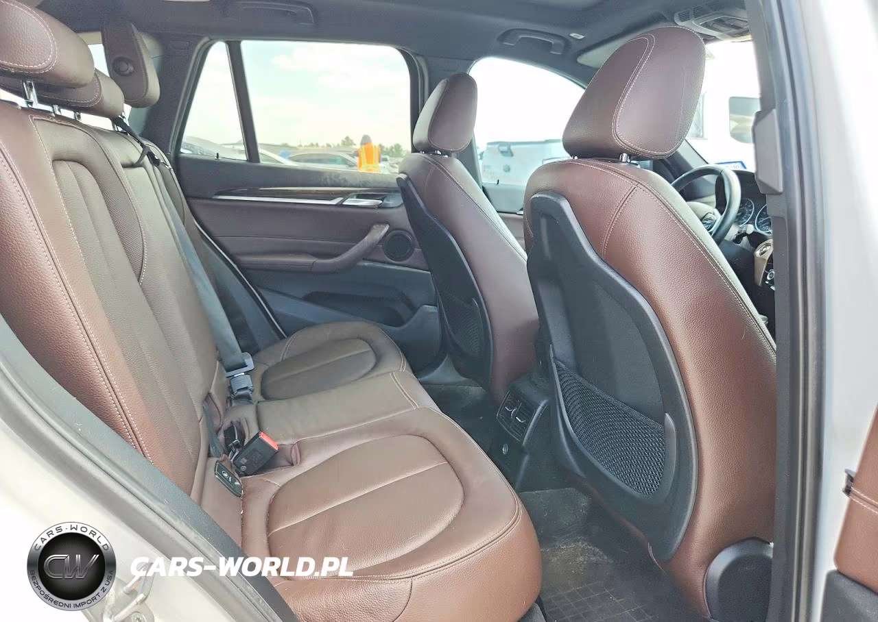 2018 BMW X1 Sdrive28I VIN:WBXHU7C32J5H45915 - 11