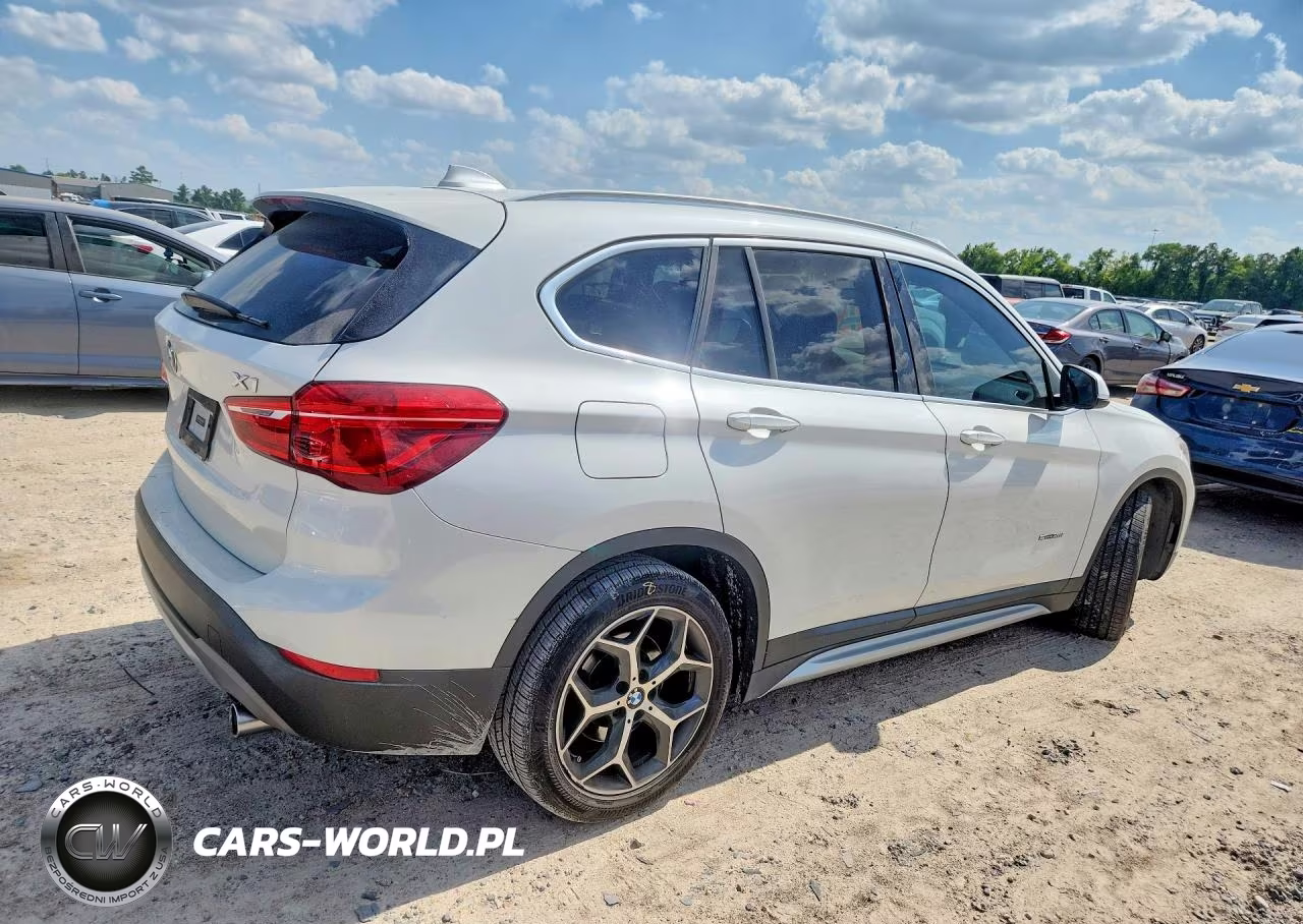 2018 BMW X1 Sdrive28I VIN:WBXHU7C32J5H45915 - 3