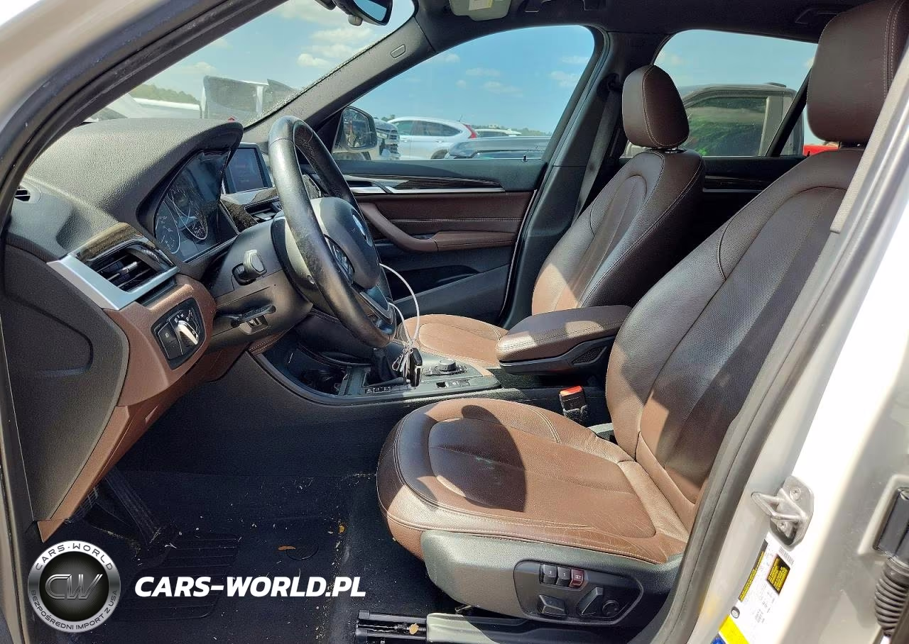 2018 BMW X1 Sdrive28I VIN:WBXHU7C32J5H45915 - 7