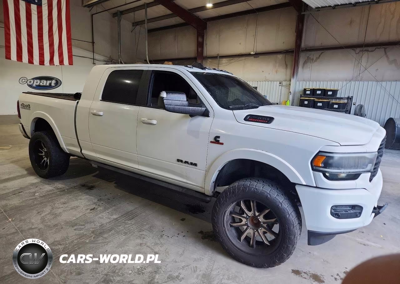 2019 Ram 2500 Laramie VIN:3C6UR5NL1KG664224 - 4