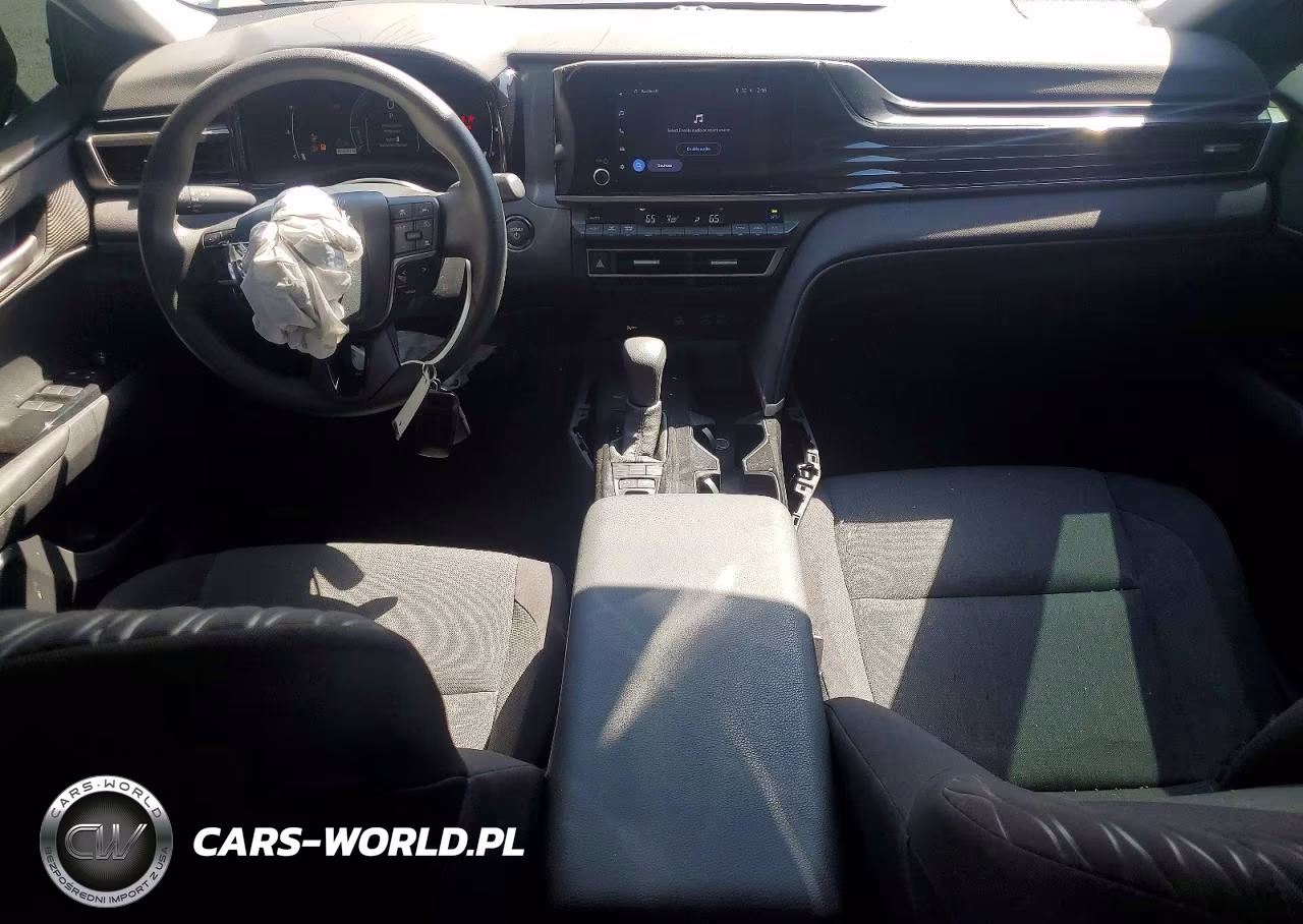 2025 Toyota Camry Le VIN:4T1DAACKXSU648776 - 8