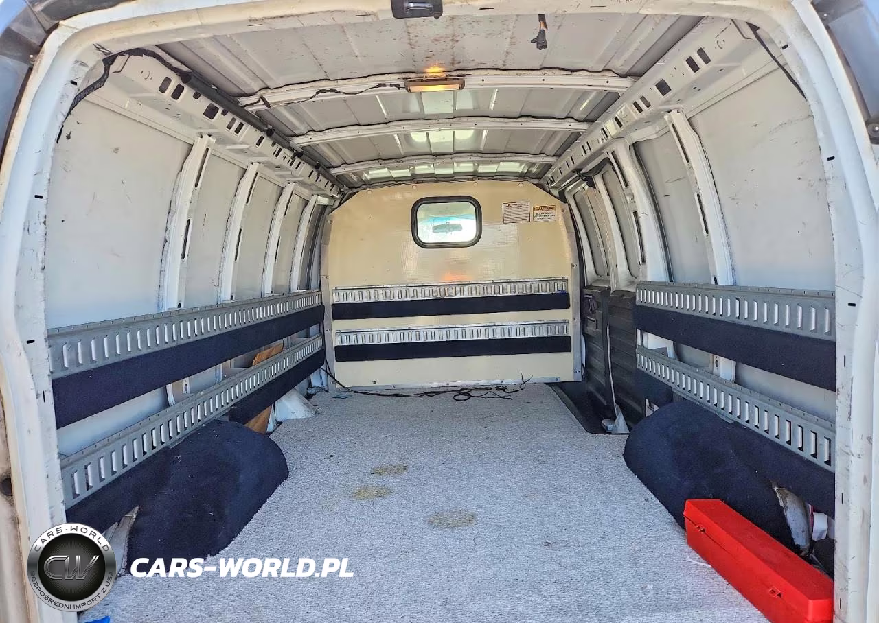 2009 Chevrolet Express G2500 VIN:1GCGG25C591124460 - 10