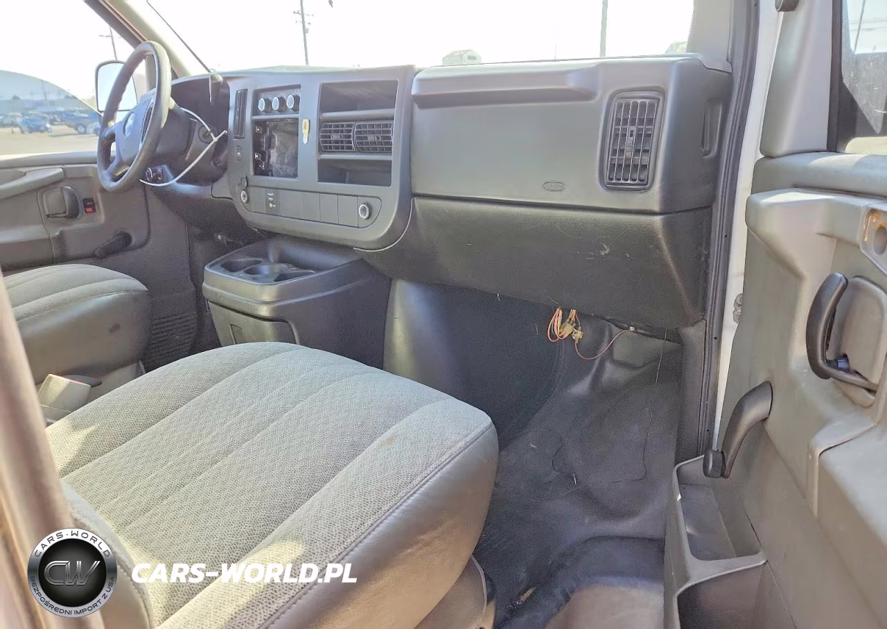 2009 Chevrolet Express G2500 VIN:1GCGG25C591124460 - 8
